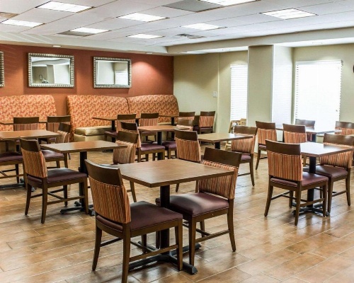 Comfort Inn Fayetteville West Near Fort Liberty image 5